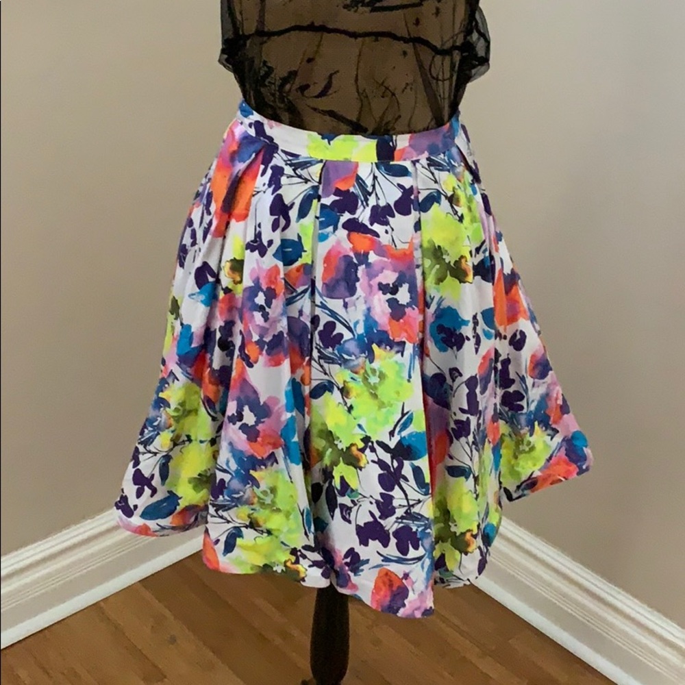 Alice +Olivia Skirt - Bright and feminine!!
